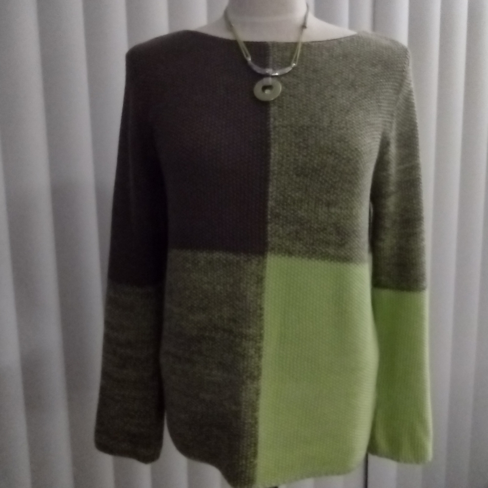 Marble sz S color blocked lime and deep taupe  pullover sweater